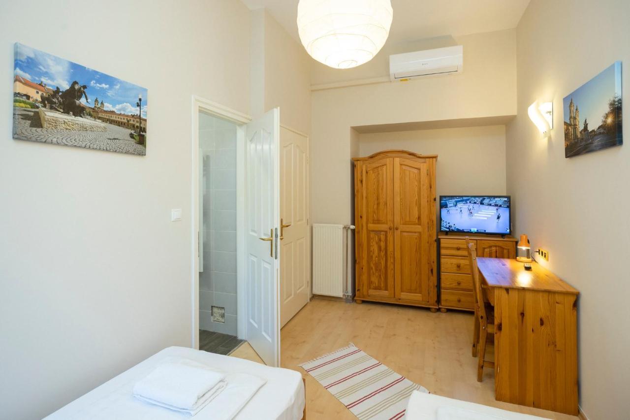 Nemes Apartman Eger Buitenkant foto